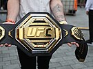Pás pro ampiona UFC pivezl do Brna ukázat Jií Procházka.