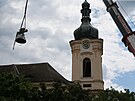 Ve Mst Toukov slavnostn umístili do ve místního kostela zvon svatého...