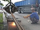Rekonstrukce Koterovsk ulice v Plzni-Slovanech pokrauje demont...