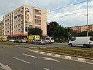 <p>Policie, hasiči, záchranná služba včetně pohotovosti DPP zasahovali ve čtvrtek v Praze 10-Strašnicích, a to v ranních hodinách na Černokostelecké.</p>