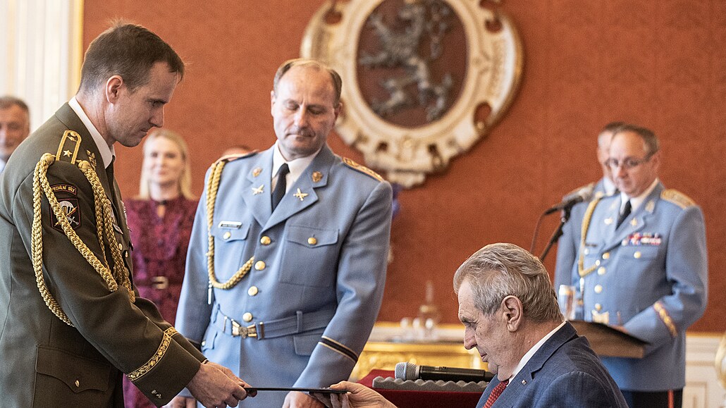 Prezident Milo Zeman jmenoval na Praském hrad Karla ehku náelníkem...