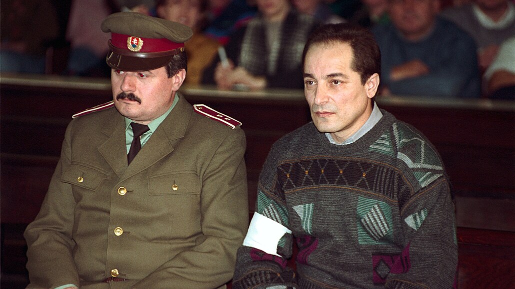 Zem�el nejhor�í sériový vrah v d�jinách Slovenska Ondrej Rigo. Devítinásobný...
