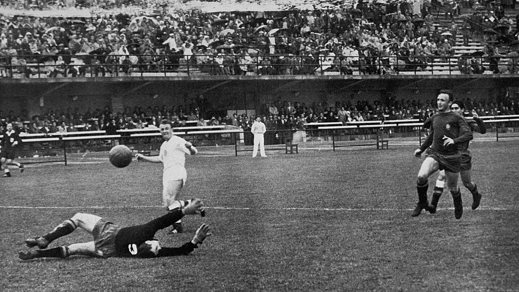 Chile 1962. Jedna ze slavných kapitol eskoslovenského fotbalu. V prvním zápase...