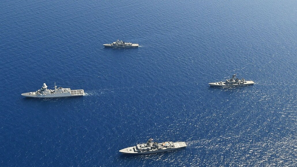 ITS Margottini (vlajková loď druhé stále námořní skupiny NATO), TCG Salihreis...