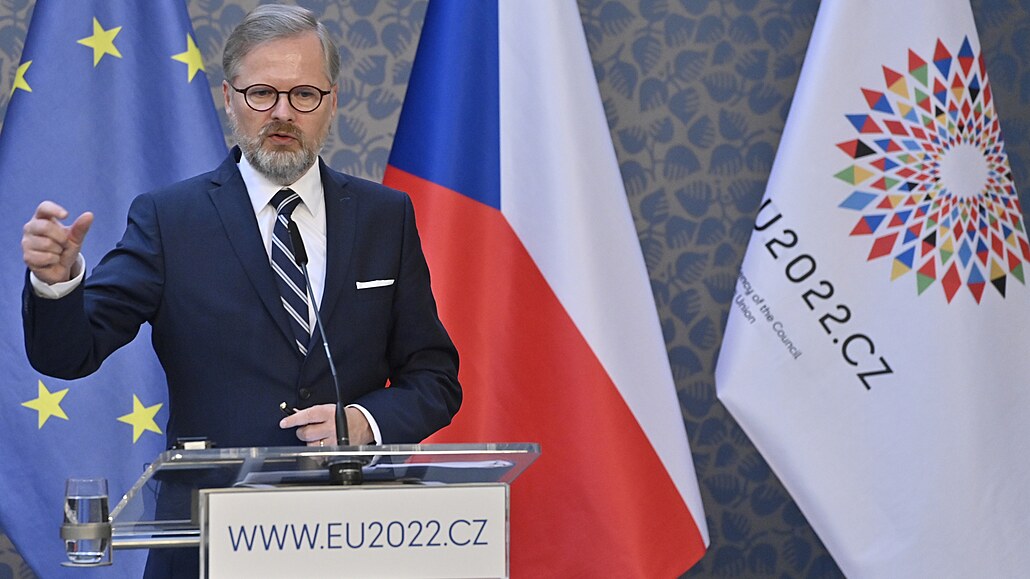 Premiér Petr Fiala na tiskové konferenci po spolené schzce s pedsedkyní...