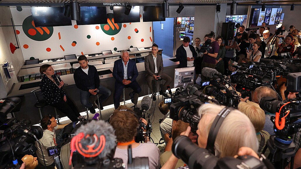 Nový �et�zec ruských restaurací Vkusno & to�ka. (12. �ervna 2022)