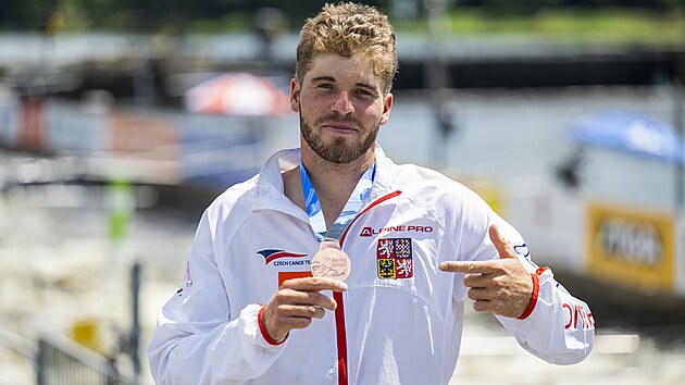 Luk Rohan s bronzovu medail ze Svtovho pohru v prask Troji.