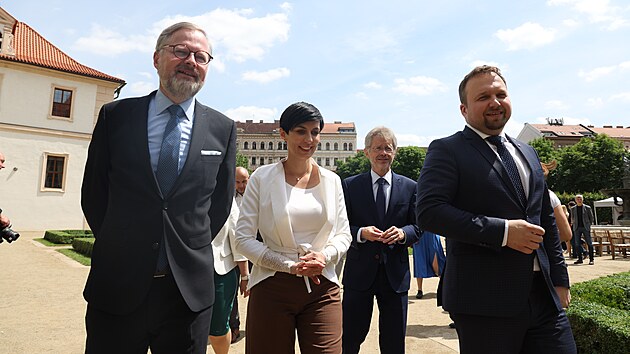 Lídři stran Spolu podepisují ve Valdštejnské zahradě u Senátu volební spolupráci. (14. června 2022)