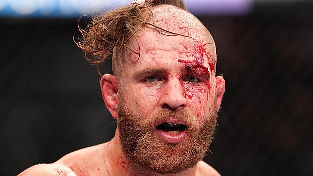 Nový šampion UFC Jiří Procházka. V bitvě o titul polotěžké váhy porazil Brazilce Glovera Teixeiru. (12. června 2022)