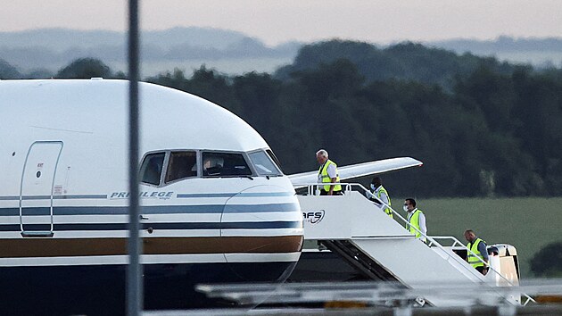 Letadlo, kter mlo pepravit adatele o azyl z Velk Britnie do Rwandy. (14. ervna 2022)