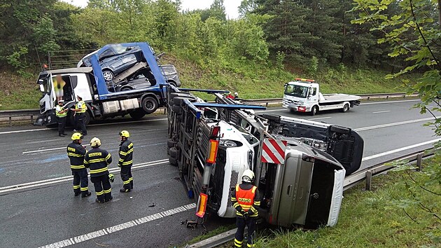 Nehoda kamionu u Vysokova na Nchodsku. (13. 6. 2022)