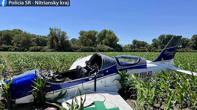 V Nitranskm kraji ve mst Nov Zmky se v nedli odpoledne ztilo mal letadlo se dvma echy na palub. (12. ervna 2022)
