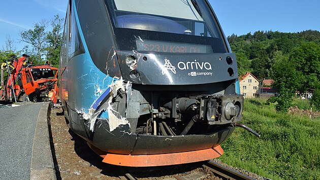 Nehoda kladovky a osobního vlaku v Novém Hrozenkově omezila provoz na trati Vsetín - Velké Karlovice.
