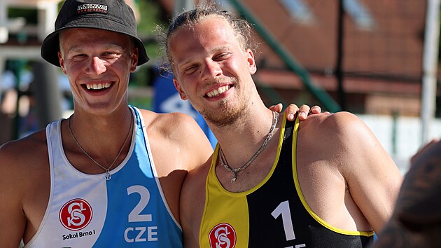 Maty a Donovan Davoronokov (zleva) po turnaji v Opav, na nm se utkali ve finle.