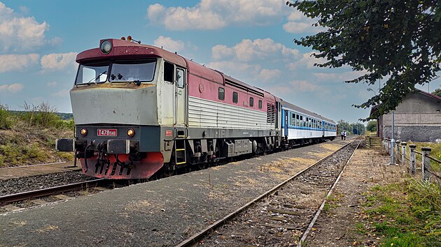 Lokomotiva T478.1146 v čele vlaku společnosti Valenta Rail