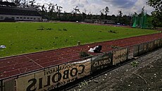 Atletický stadion v Hodonín po niivém tornádu.