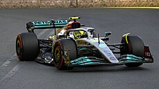 Lewis Hamilton b�hem kvalifikace Velké ceny Ázerbájd�ánu.
