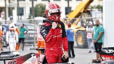 Radost Charlese Leclerca po kvalifikaci Velké ceny Ázerbájdžánu.