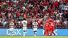 výcartí fotbalisté slaví gól v utkání proti Portugalsku.