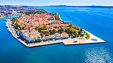 Zadar. Prvoadou turistickou atrakci z nj uinily památky románské éry.