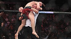 Nový ampion UFC Jií Procházka po zápase s Gloverem Teixeirou. (12. ervna...