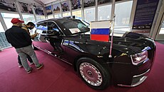 Kopie ruské prezidentské limuzíny Aurus na Petrohradském ekonomickém fóru. (15....