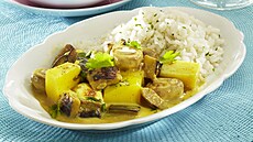 Bramborov kari s lilkem a ampiony