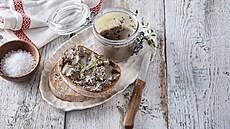 Dom�c� pa�tika z vep�ov�ch jater