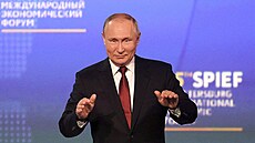 Ruský prezident Vladimir Putin (17. června 2022)