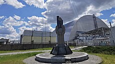 Betonový sarkofág v �ernobylu