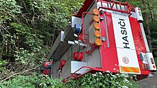 Na míst�, kde v ned�li havaroval se svým autem Václav Upír Krej�í, se v pond�lí...