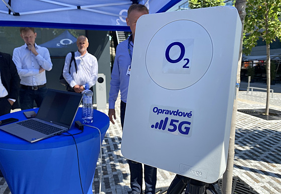 Demonstrace penosových rychlostí dosaených v 5G síti operátora O2 pi vyuití...