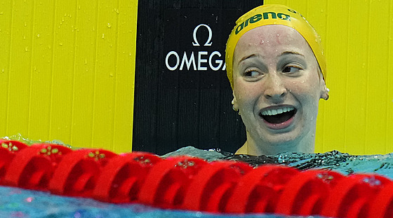 Australská plavkyn Mollie O'Callaghanová se raduje z triumfu na kraulové...
