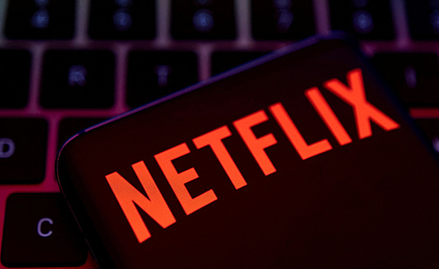 Netflix představil levnější předplatné s reklamou, Česka se zatím netýká