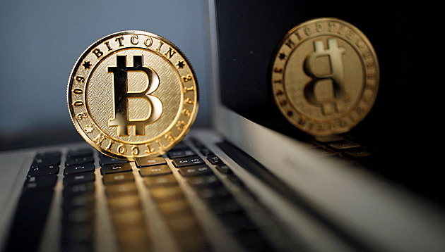 Riziková aktiva jsou pod tlakem, bitcoin se propadl na tříměsíční minimum