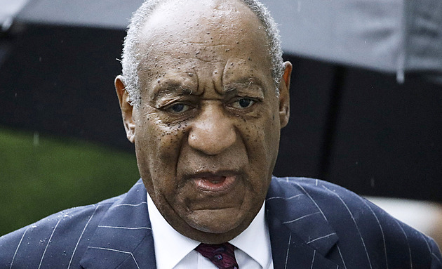 Pět dalších žen žaluje komika Billa Cosbyho za znásilnění
