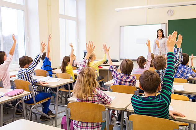 Kdo chce učit, musí mít praxi a zvídavost. Učitele čekají nová profesní pravidla