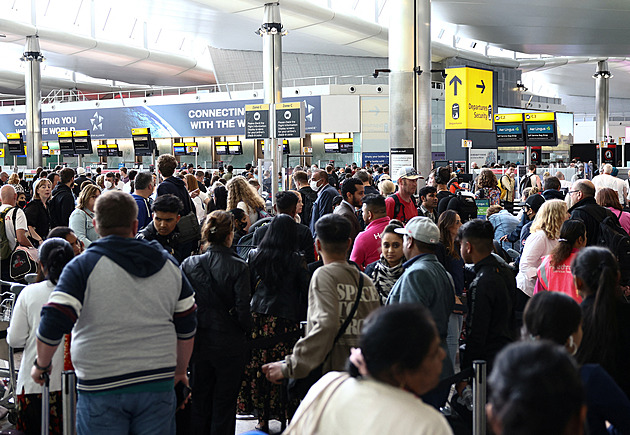 Heathrow poškodil nový poplatek. Letiště přišlo o desítky tisíc pasažérů