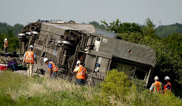 V Missouri vykolejil vlak. Tři lidé jsou mrtví, dalších padesát zraněných