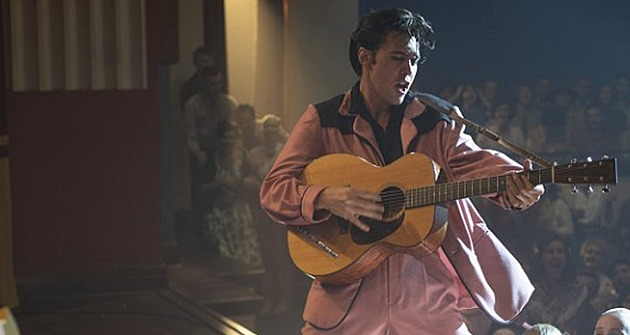 RECENZE: Elvis v rytmu hip hopu, housu a garážového rocku