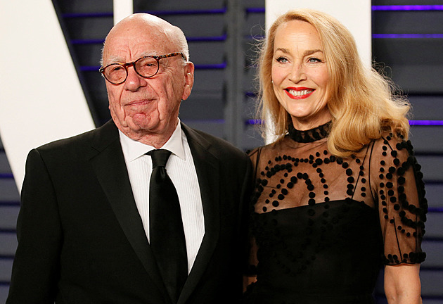 Miliardář Murdoch se v 91 letech počtvrté rozvádí. Tentokrát s ex Jaggera