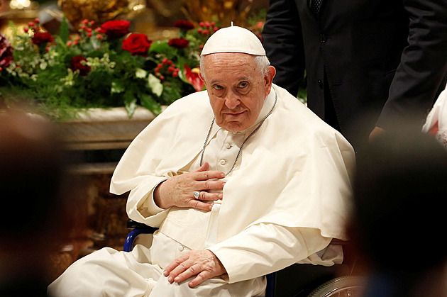 Papež popřel, že by končil. Chce posloužit míru návštěvou Moskvy, pak Kyjeva
