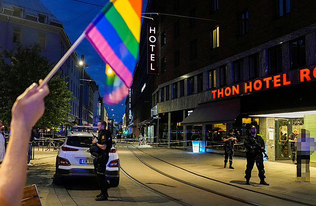 Norové vyšetřují střelbu v gay baru jako terorismus. Oslo ruší pochod hrdosti