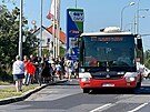 V Praze 11 se eln srazil autobus s automobilem, 16 lid se zranilo. (23....