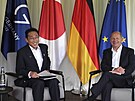 Nmecký kanclé Scholz s japonským premiérem Fumio Kishidou (26. ervna 2022).