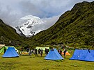 V Bhútánu se mete vydat na etné horské túry. Zde tábor pod posvátnou horou...