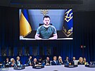 Ukrajinsk prezident Volodymyr Zelenskyj se pipojil na jednn ldr NATO...