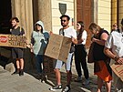 V Brn protestuj lid na podporu ukrajinskch Rom ve mst a proti