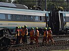 Drání hasii likvidují následky sráky vlaku pendolino s posunovací...