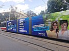 U tto tramvaje zabr reklama ODS s primtorkou Marktou Vakovou vtinu...